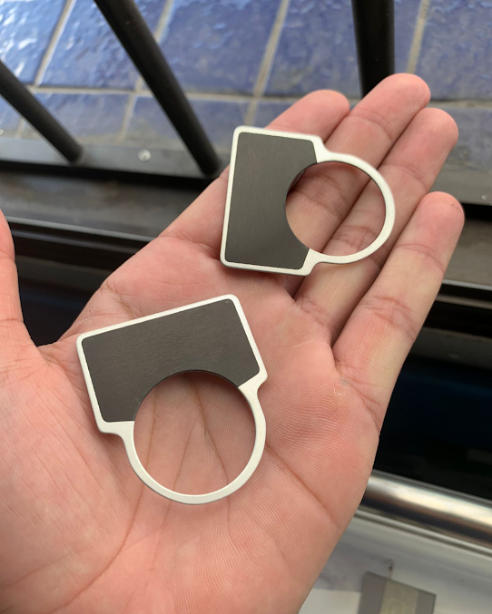 Anéis metálicos personalizados para identificação